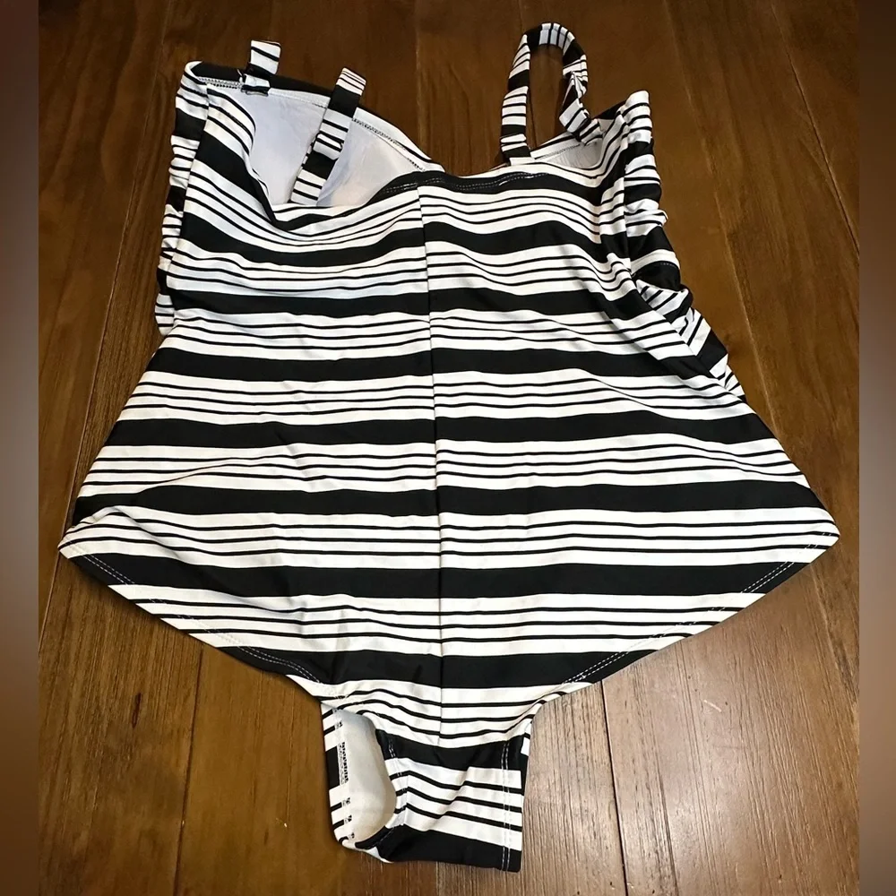 Catalina black white
